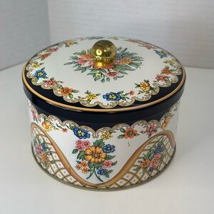 Vintage Decorative Daher Round Tin 5” Made In England
